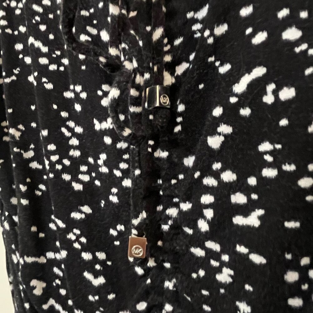 Michael Kors Small Knit Top Ruching V Neck Tie Sleeveless Black White Blouse MK - Picture 3 of 6